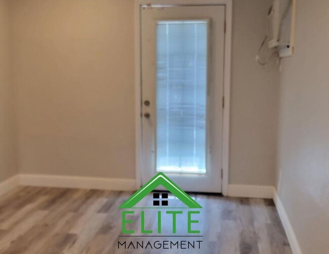 Building Photo - Beautiful 3-bedroom & 3 bathroom Home