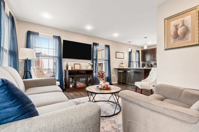 Building Photo - 98 Poplar St