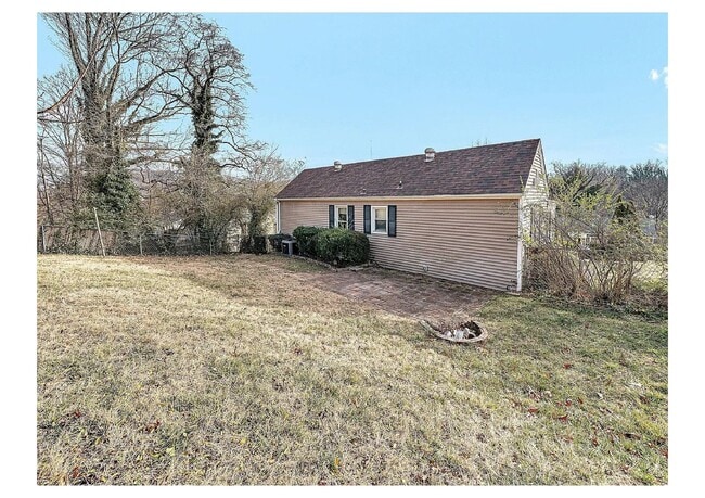 Building Photo - Charming 3BR in SW Roanoke | Fenced Yard | Hardwood Floors | Wasena Area