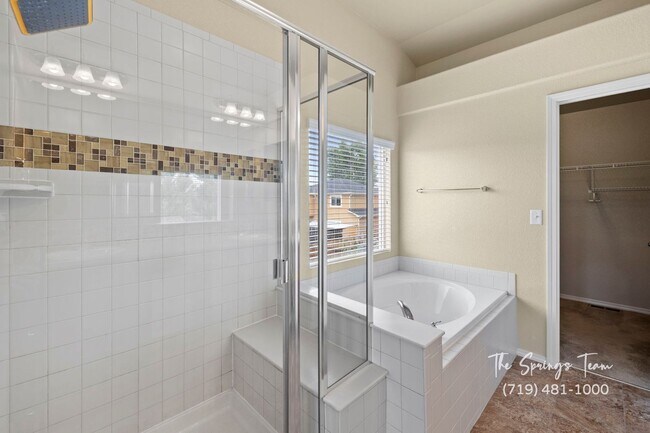 Building Photo - SPACIOUS SIX (6!!!) BD HOME IN LORSON RANCH!