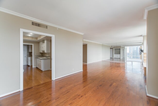 Building Photo - 5100 San Felipe St