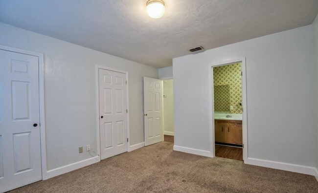 Building Photo - 4779 Leah Ln