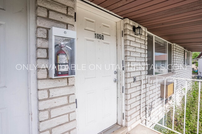 Building Photo - 1050 W 1050 S