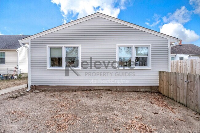 Building Photo - 402 Dupuy Ave