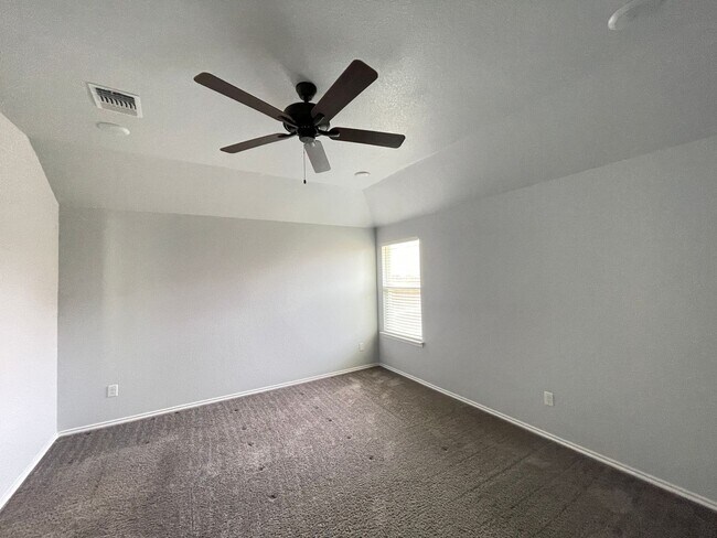 Building Photo - 808 Hickok Dr