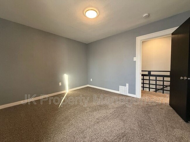 Building Photo - 1512 3rd Ave N