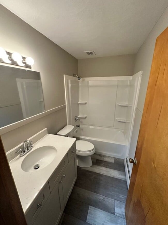 Building Photo - 523 Mishler Rd