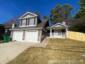 Building Photo - Recently Renovated!! Beautiful 3BR home.