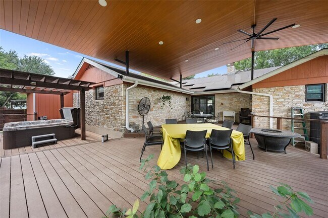 Building Photo - 301 Oak Ridge Rd