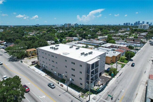 Building Photo - 2311 NW 22nd Ave