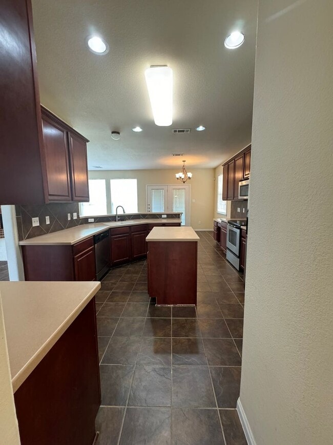 Building Photo - Beautiful 2 Story 4 Bdrm 2.5 Bath With a Loft