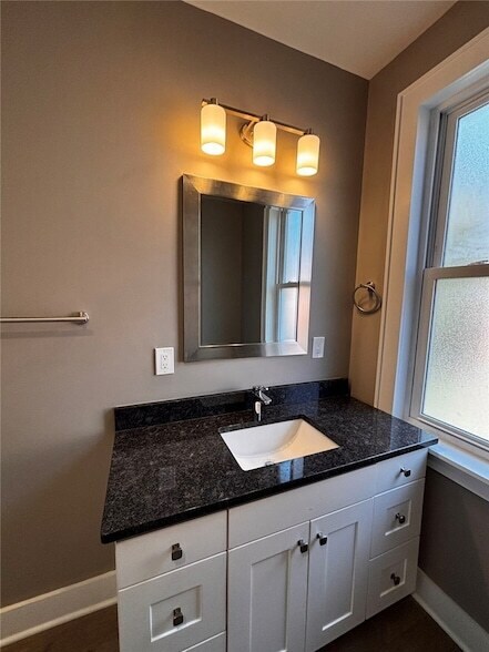 Building Photo - 533 N Euclid Ave