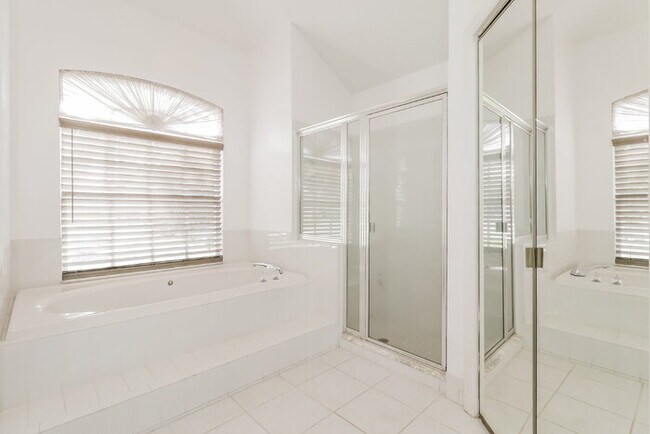Building Photo - "Charming 3-Bed, 2-Bath Home in Hudson, FL...