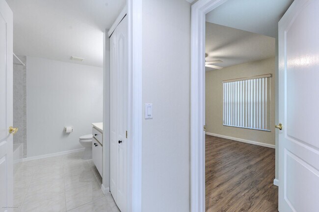 Building Photo - PRICE DROP!! UNFURNISHED ANNUAL RENTAL. CL...