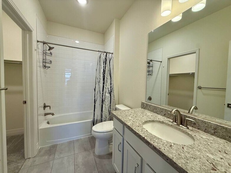 Building Photo - 1851 S Dunkirk St