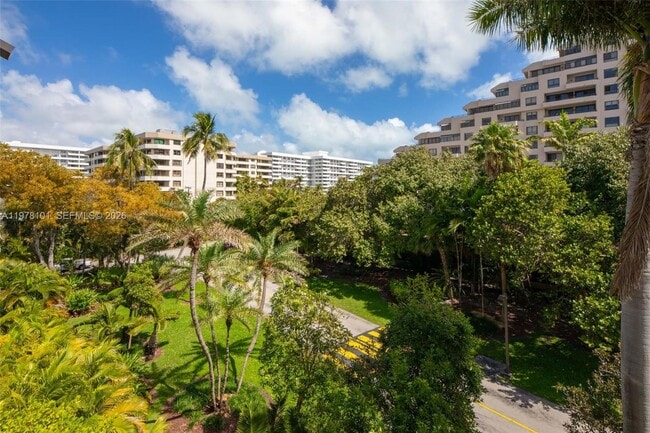 Building Photo - 161 Crandon Blvd