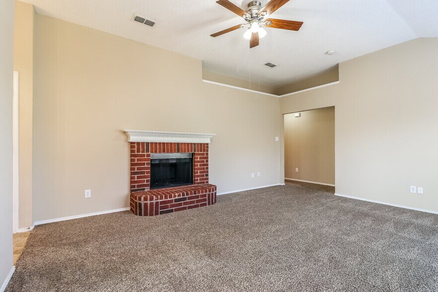 Building Photo - 10600 Copperwood Ln