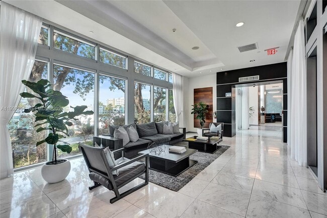 Building Photo - 7928 East Dr