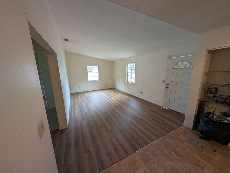 Building Photo - 11851 Illinois St