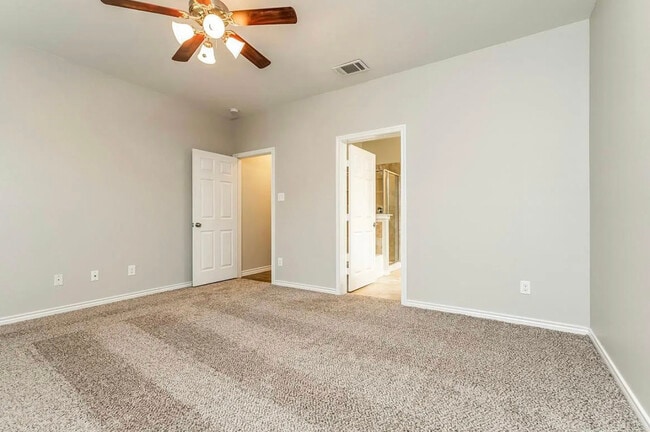 Building Photo - 634 Halley Ln