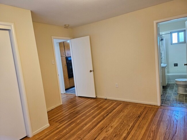 Building Photo - San Bruno 1 bed 1 bath available now