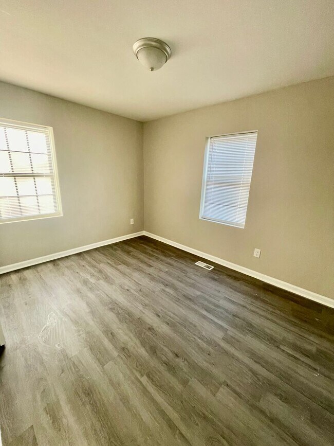 Building Photo - Beautiful 3 bedroom 1 bath home , Located off N Graham street