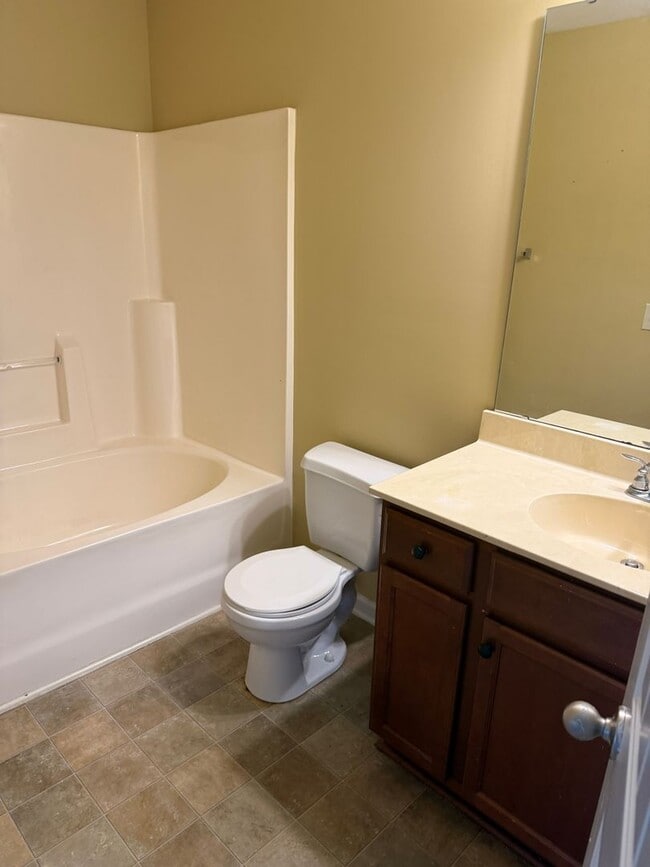 Building Photo - Stunning 3-bedroom, 2.5-bathroom home in Cary