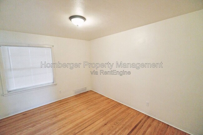 Building Photo - 11 E Rich Ave