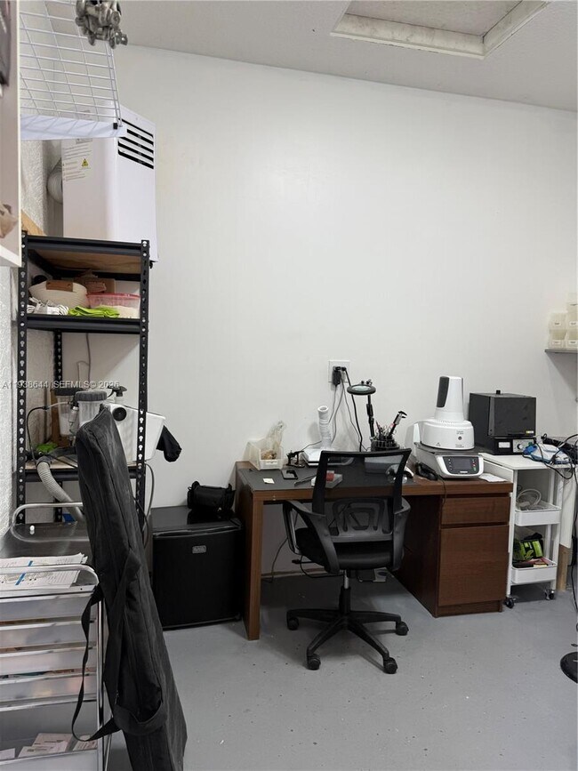 Building Photo - 7420 S Aragon Blvd