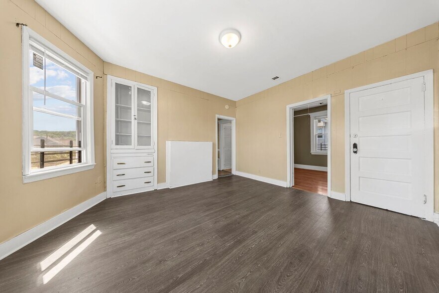 Building Photo - 359 Belmont Ave