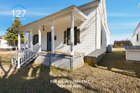 Building Photo - Single Family home w/ 3Beds & 1Full Bath