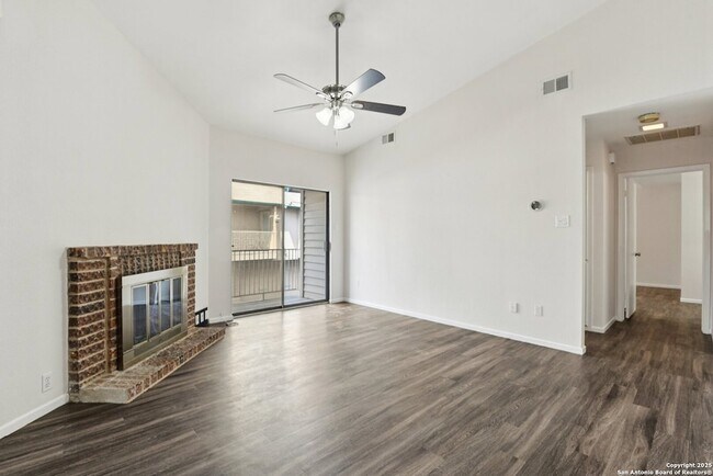 Building Photo - 349 Harmony Ct