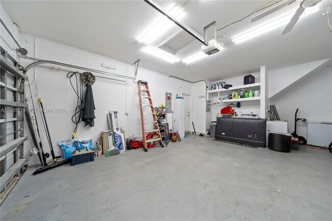 Building Photo - 17125 35th Pl N