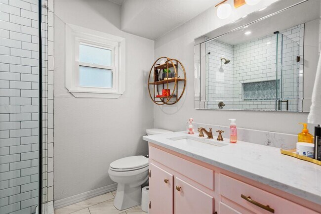 Building Photo - 408 Ramble Ln