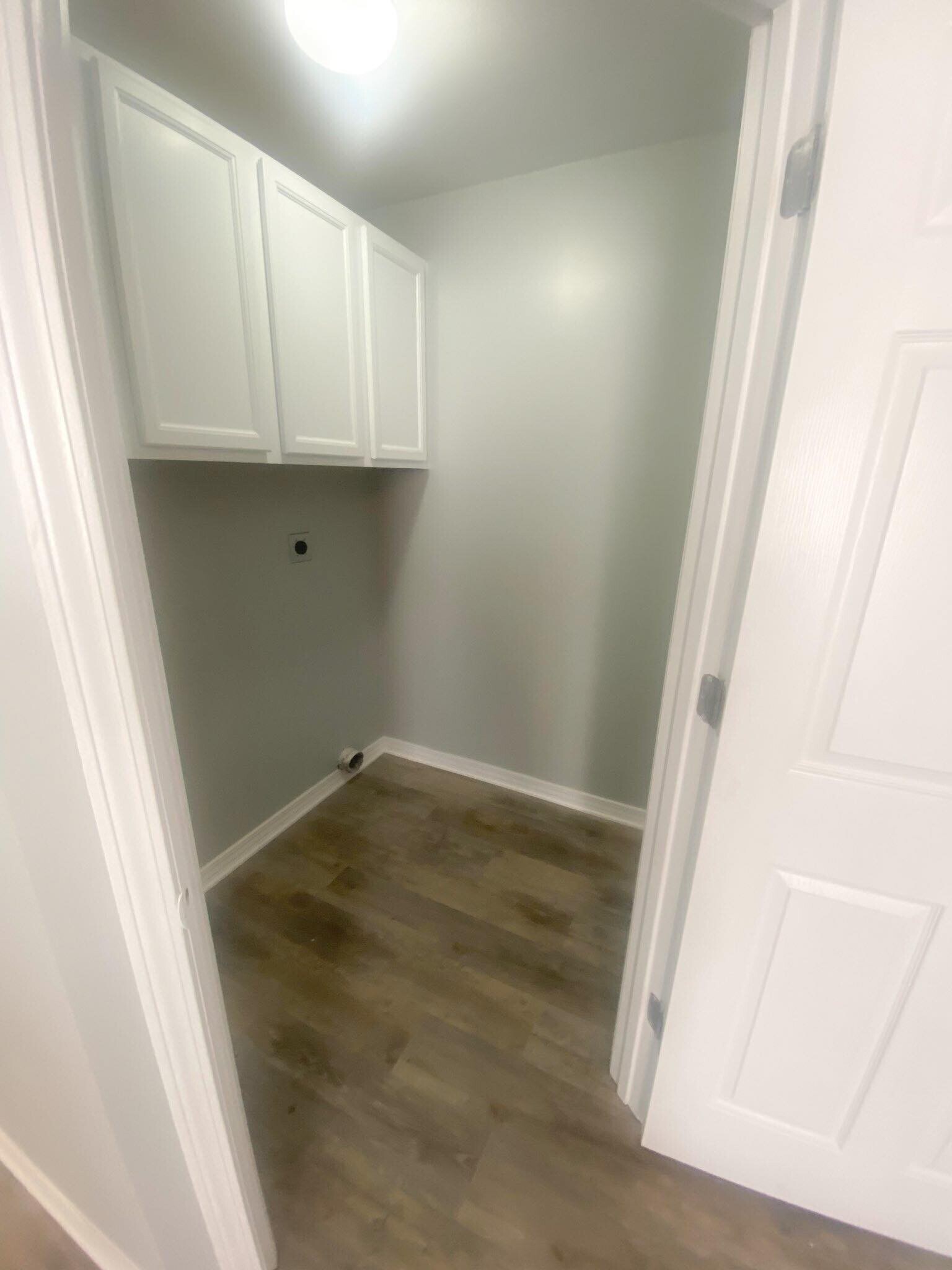 Large Laundry Room - 4408 30th 1/2 St