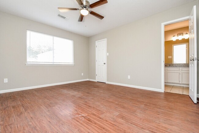 Building Photo - 7818 Summer Pl Dr