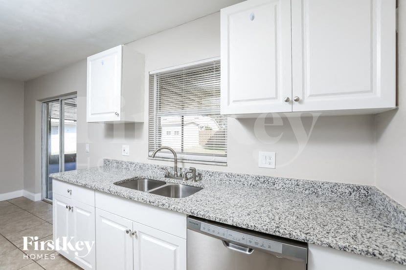 Building Photo - 786 Vercelli St