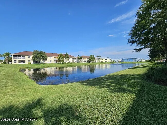 Building Photo - 927 Ocaso Ln