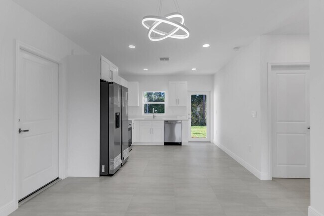 Building Photo - 5224 29th St SW