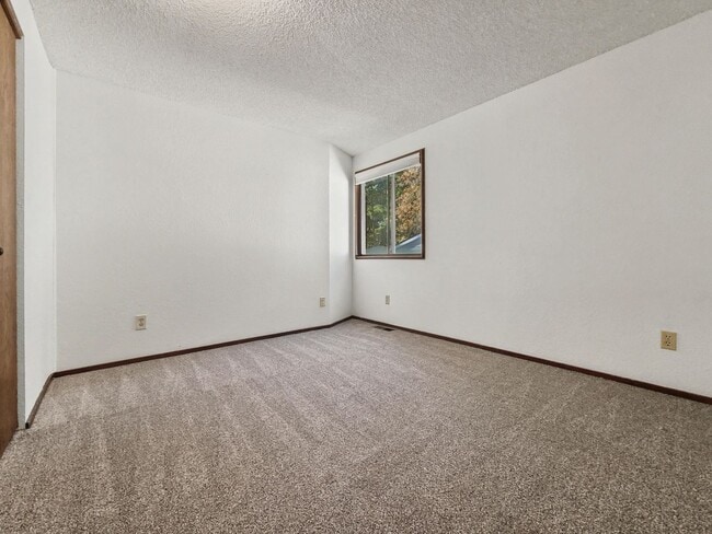 Building Photo - 14327 123rd Ave NE