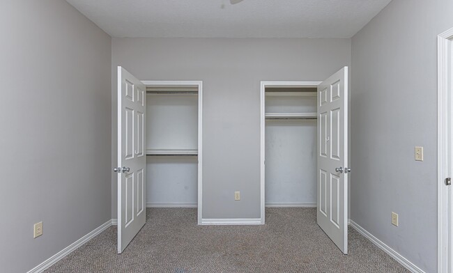 Building Photo - 5 Piedmont Cove