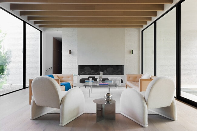 Building Photo - 2106 Matthews Dr