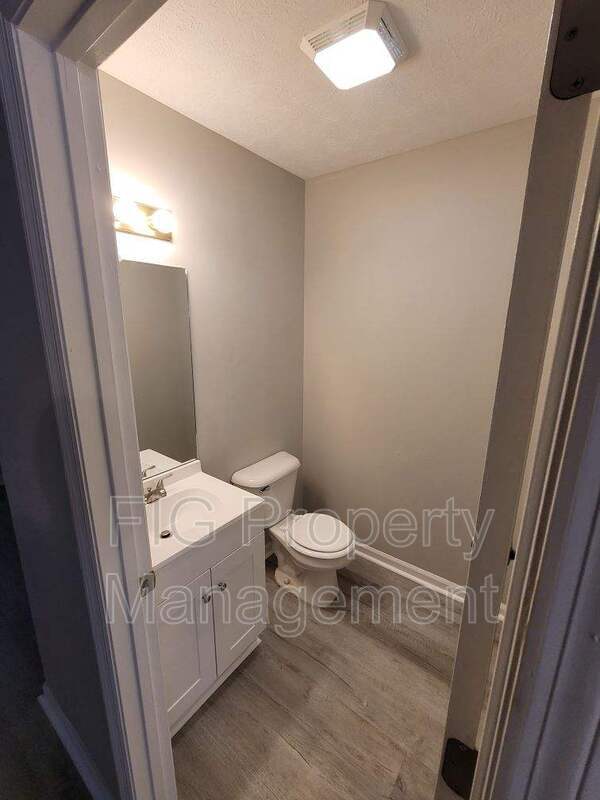 Building Photo - 1631 E Main St