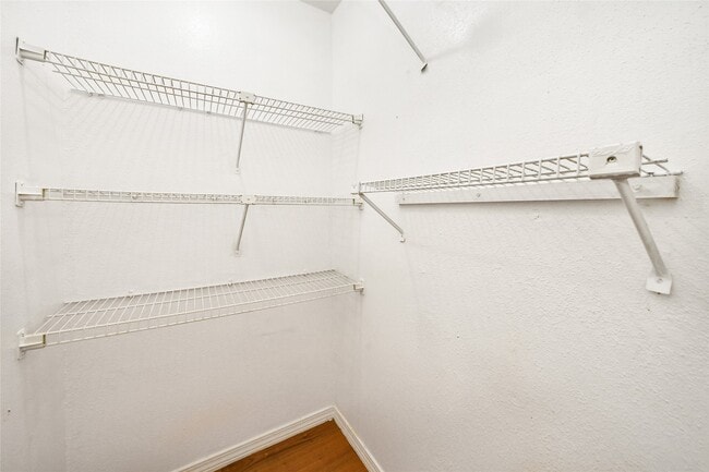 Building Photo - 12905 Woodforest Blvd