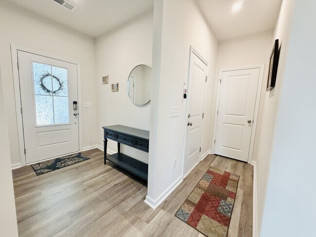 Building Photo - 667 Honeydew Dr