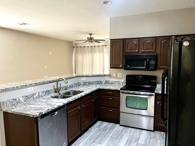 Building Photo - Remodeled Gilbert home