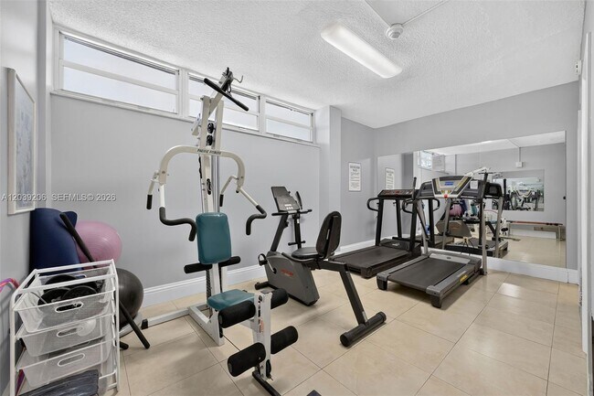 Building Photo - 13155 Ixora Ct