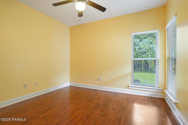 Building Photo - 9442 Boone Ave