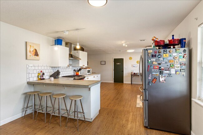 Building Photo - 3308 NW Atlanta Ave