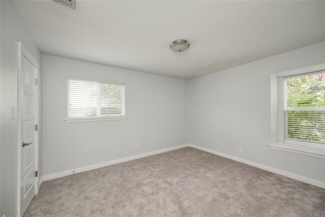 Building Photo - 5402 Chevy Cir